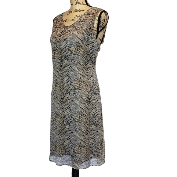 Robbie Bee Dress with Sheer Overlay Shirt Jacket - Picture 9 of 10